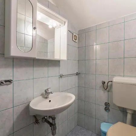 شقة Nice In W/ 2 Bedrooms *