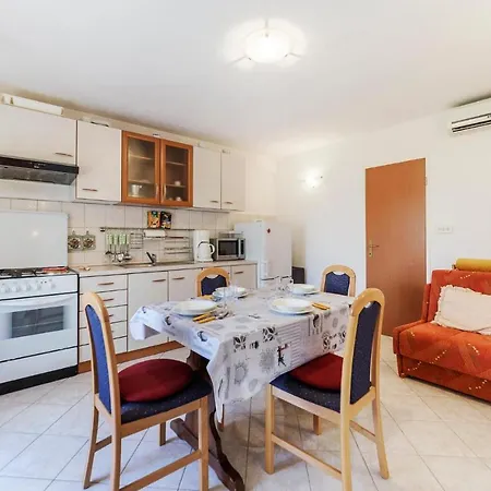 Nice In W/ 2 Bedrooms * Nedeščina