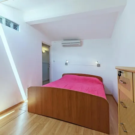 شقة Nice In W/ 2 Bedrooms *